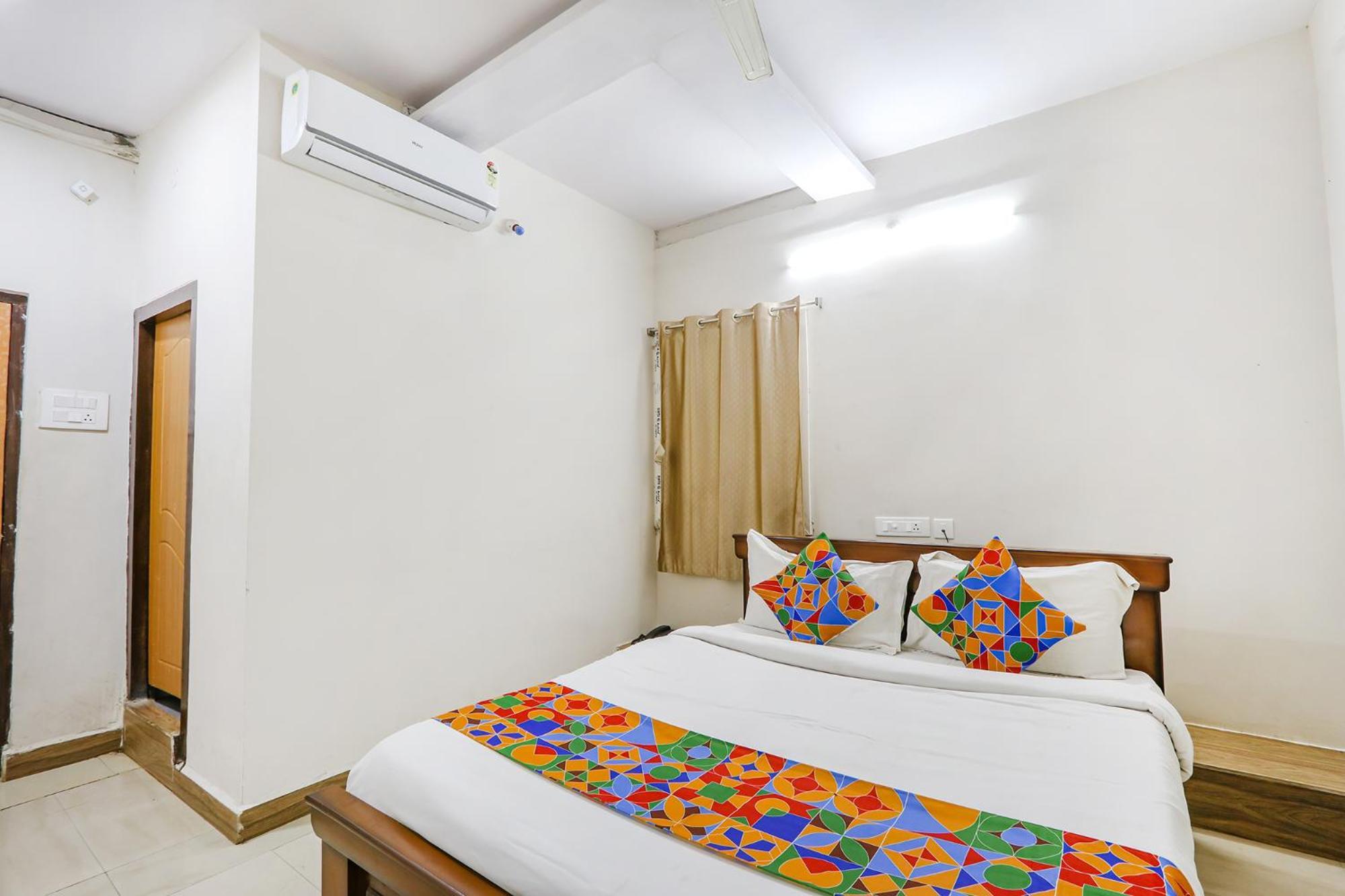 Fabexpress Korner Inn - Sivaji Park Višákhapatnam Exteriér fotografie