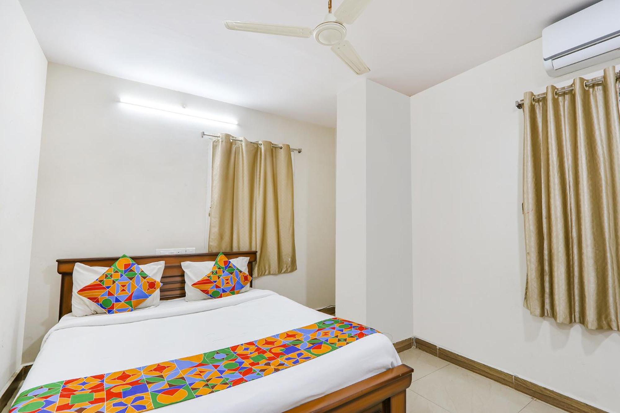 Fabexpress Korner Inn - Sivaji Park Višákhapatnam Exteriér fotografie